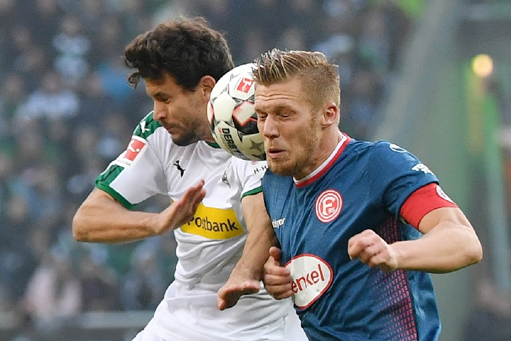 通过巧妙的 通过巧妙的