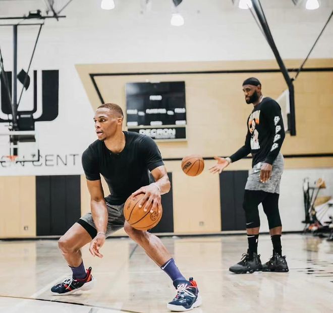 赛季中多次 赛季中多次