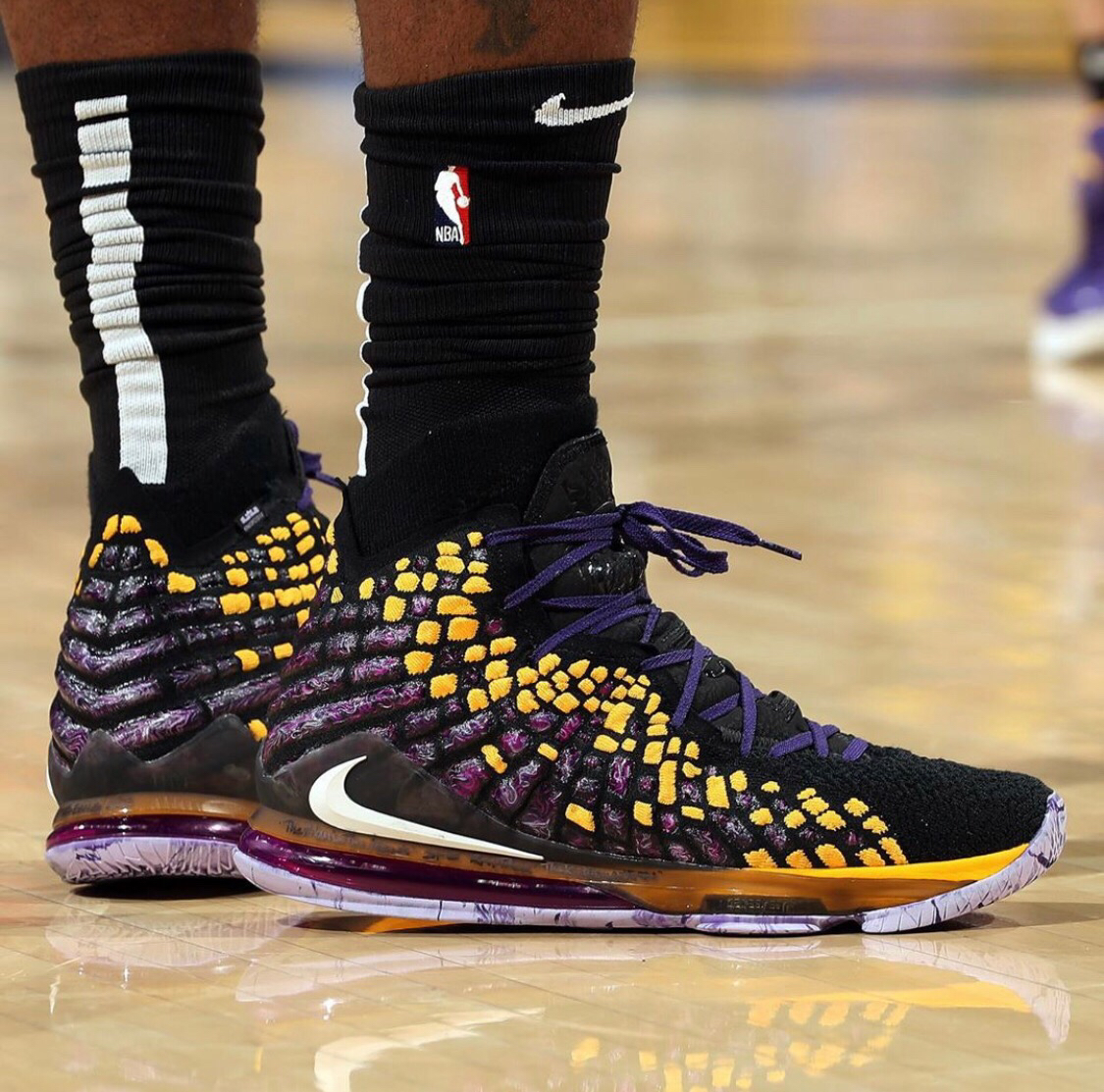 想抢下他 想抢下他